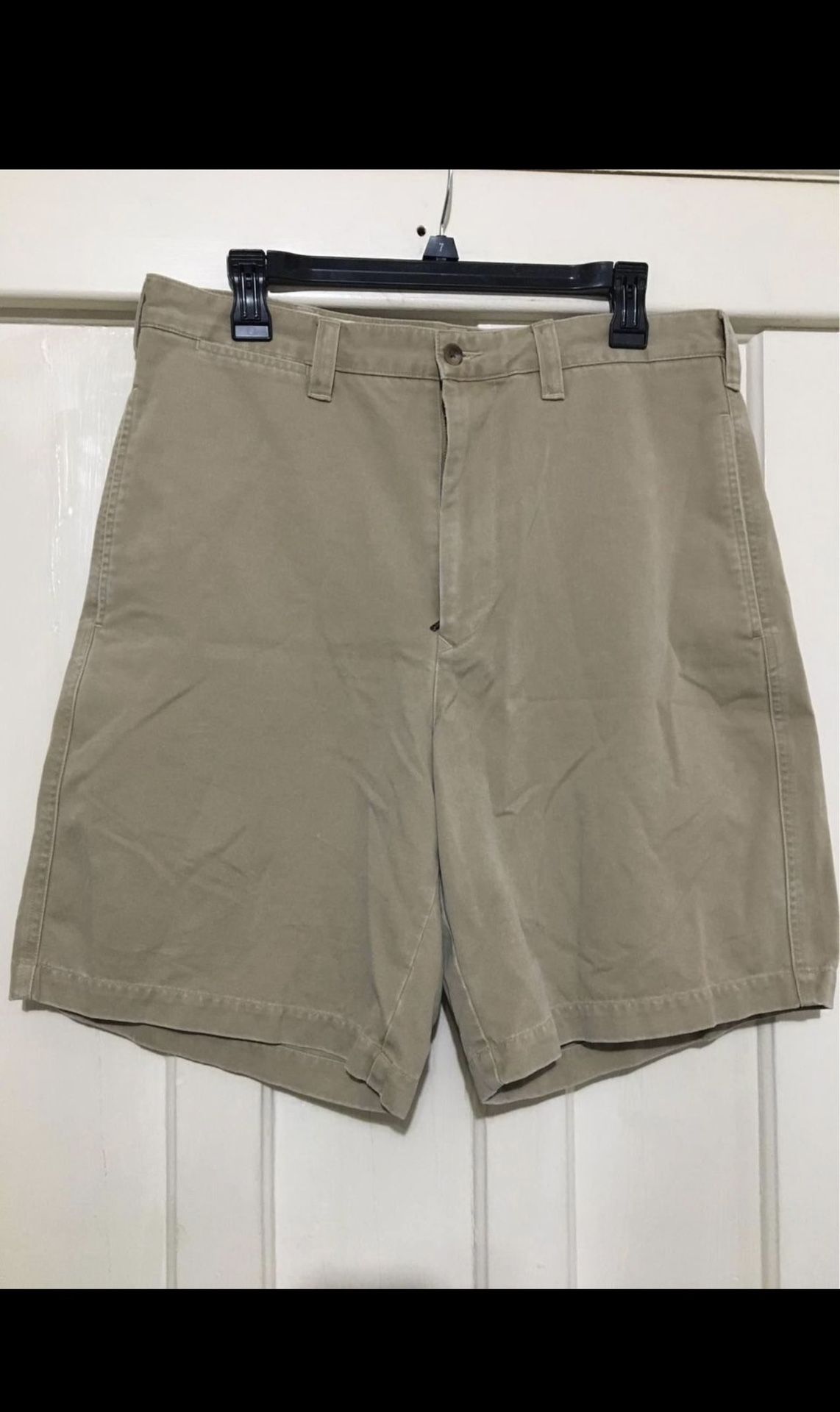 Banana republic khaki shorts/sz 32