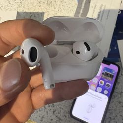 AirPods 4