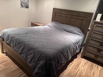 QUEEN SIZE BED