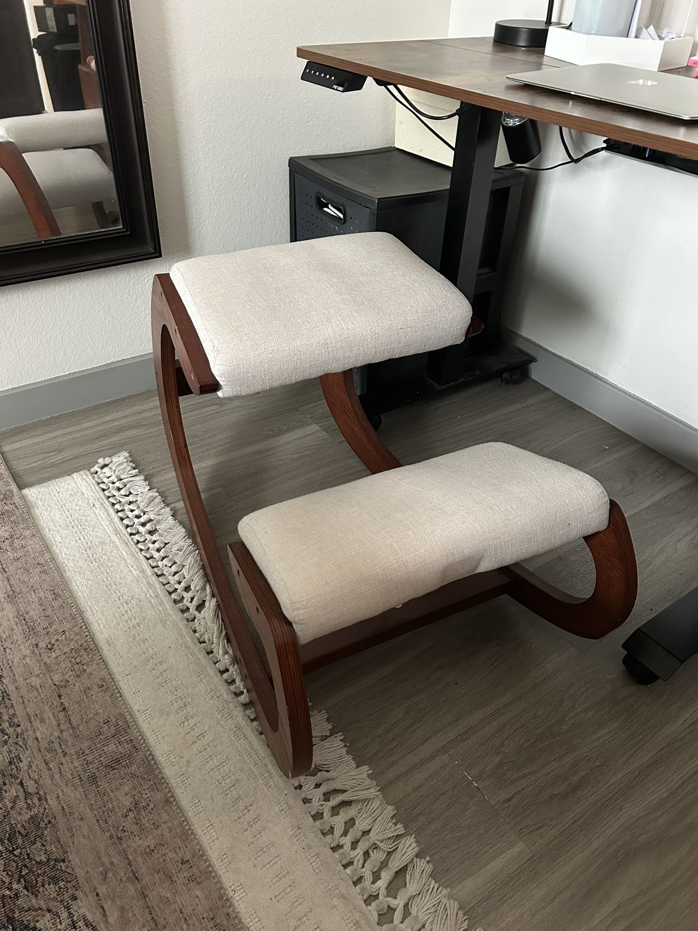 Ergonomic Kneeling Chair