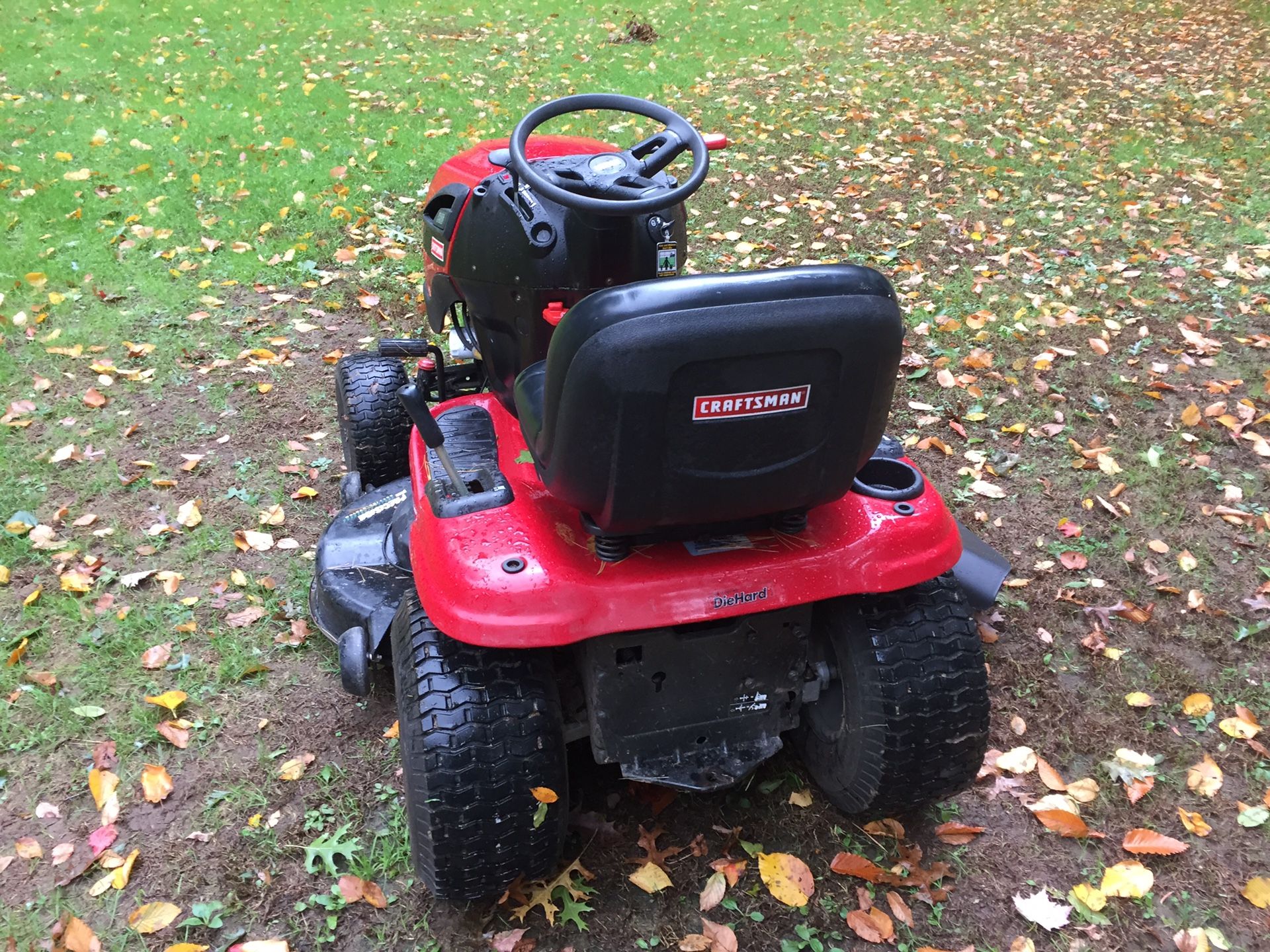 2011 craftsman yt3000 lawn rider riding mower tractor for Sale in