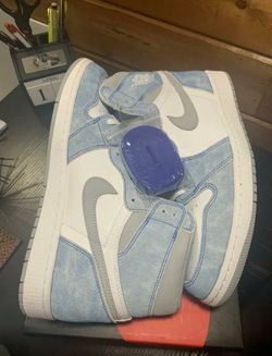 Jordan 1 Hyper Royal (Multiple Stocks!) *Special Offer