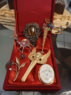 Vintage Assorted Brooches, Pins, Coat Pin