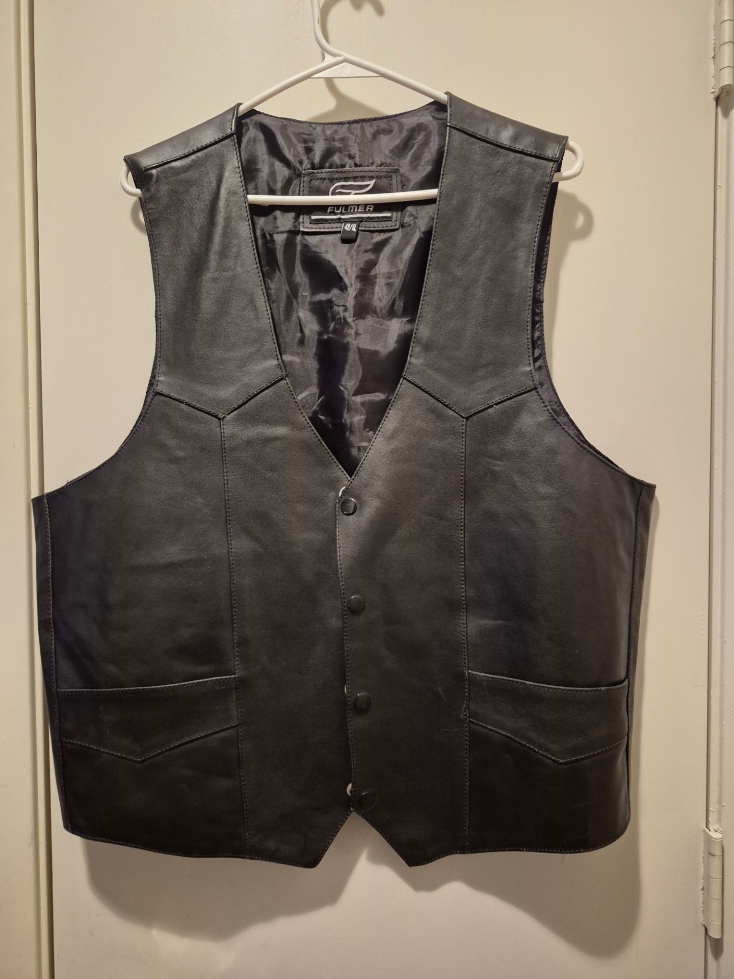 New leather vest size 48/xl