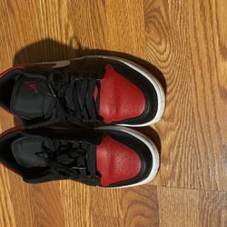 Barely Worn, Jordan Low 1’s Alternate Bred Toe Size 9