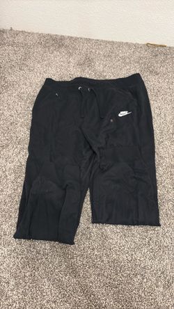 Black Nike sweatpants