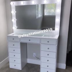 Makeup Vanity with Hollywood Mirror