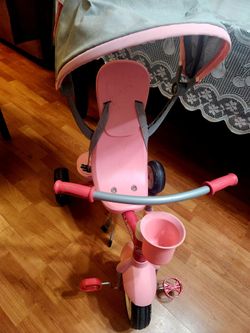 Girls pink bicycle 🚲