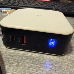 SNAP PowerPack Universal 5-in-1 Travel Adapter with Power Bank