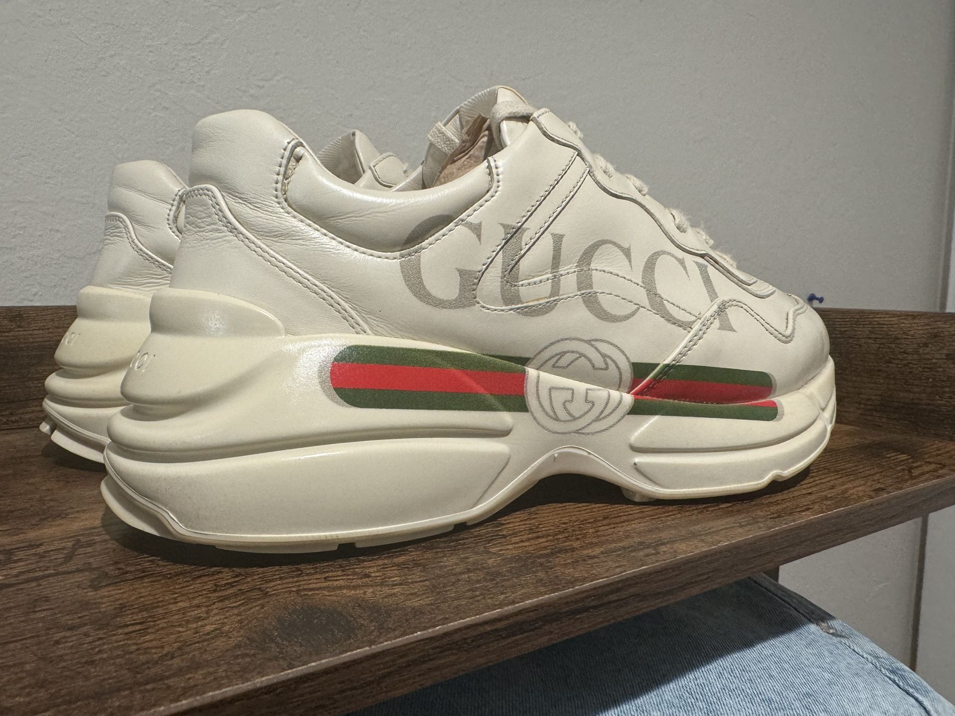 Gucci Authentic Gucci Size 8.5m 10women 199$