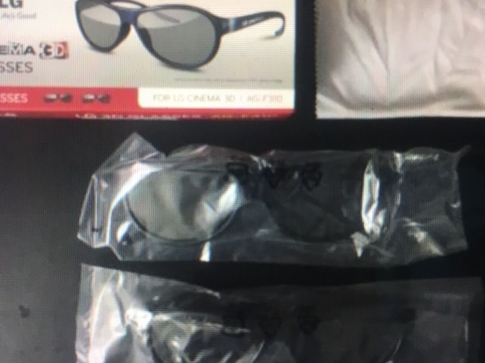 LG AG-F310 Cinema 3D Glasses 2 Pairs Black with Cleaning Cloth