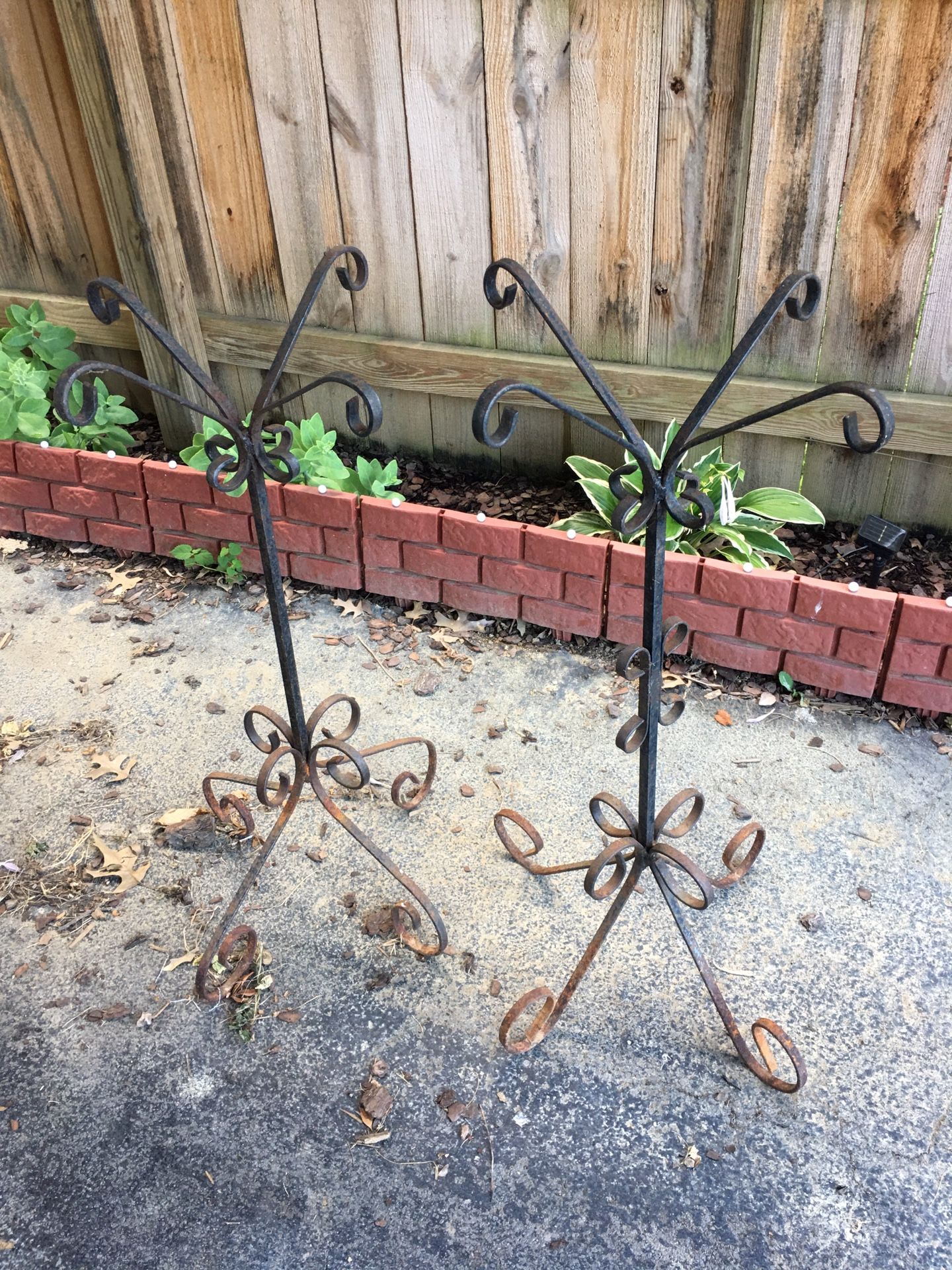 Metal plant stands