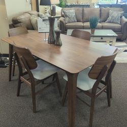 NEW 5pcs Dining Room Table With Chairs Set