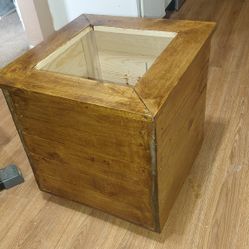 Wood Box Planter 