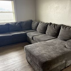 Living Room Set Need Gone ASAP Moving Couches /table/end Tables/and Frame And Vase And Lamps