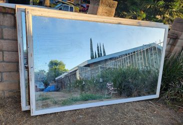 FREE!! LARGE MIRRORS IN VAN NUYS!! FREE!!