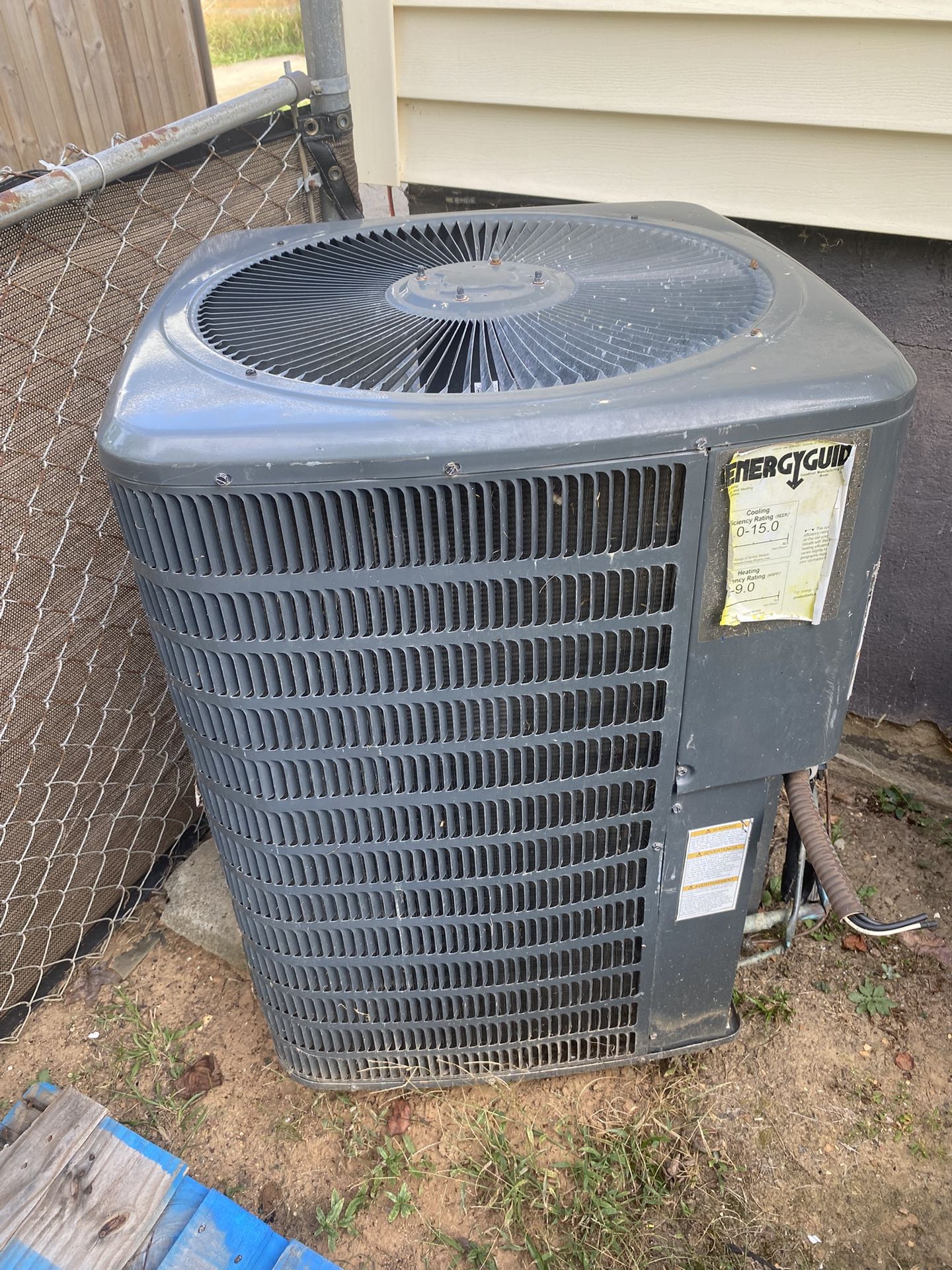 A/C Unit !! ( Outside)