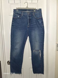 Old Navy High-Waisted Distressed Jeans – Size 14