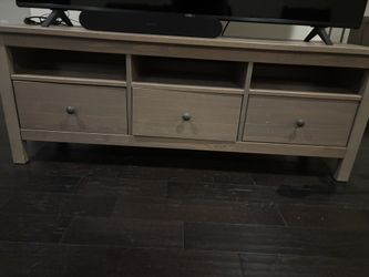 IKEA TV console Fits : 65 Inch tv