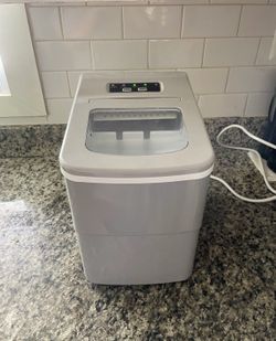 Icemaker