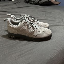 nike air forces grey size 8