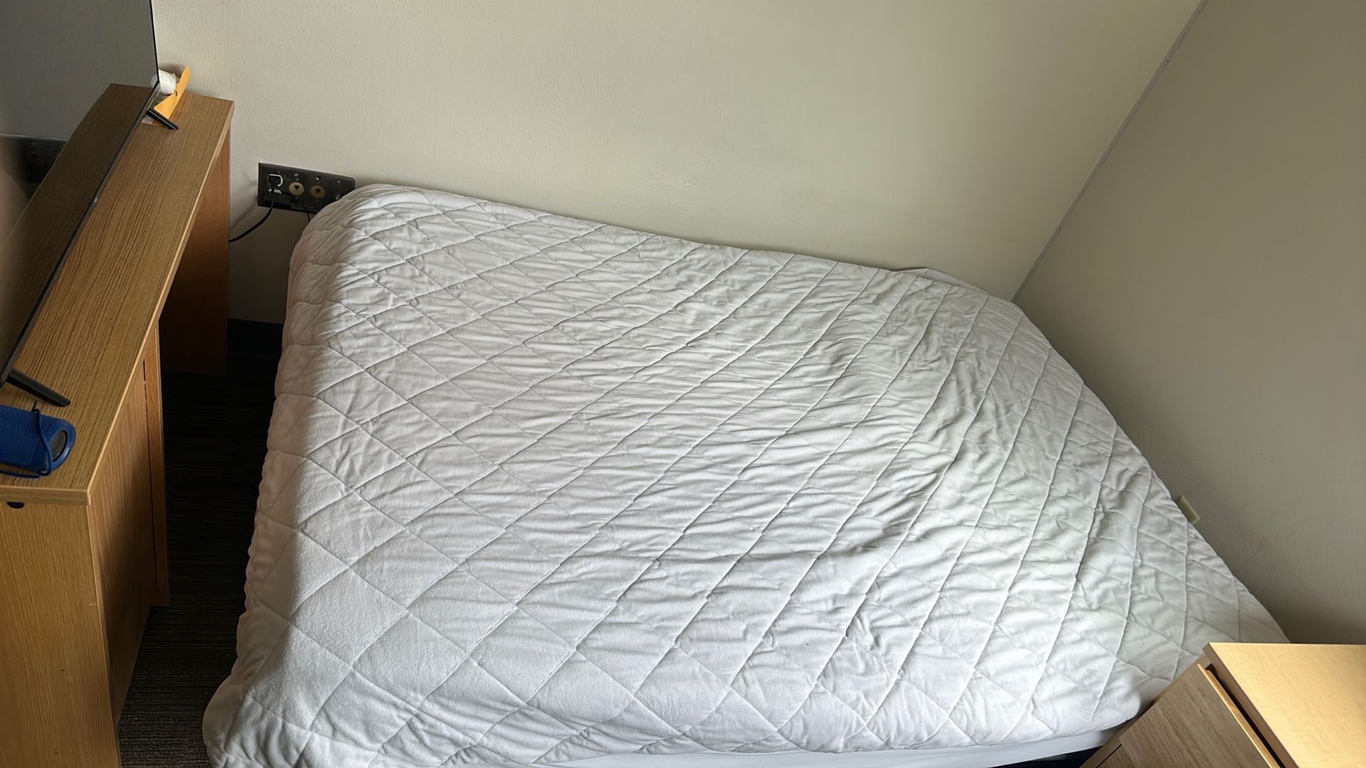Queen Bed