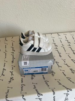 Adidas Grand Court 2.0 CF I     5 in toddler size