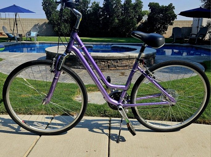 Diamondback Vital Two -Womens BIKE