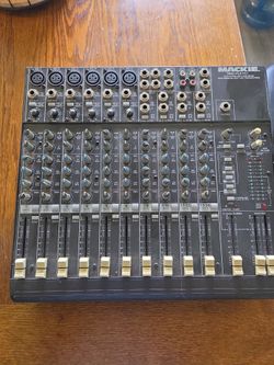 Mackie 1402-VLZ Pro 14 channel Mixer