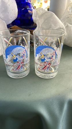Un Set De Dos Vasos Disney