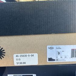 Men’s Ugs Size 9