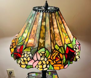 Tiffany Style Stained Glass Lamp