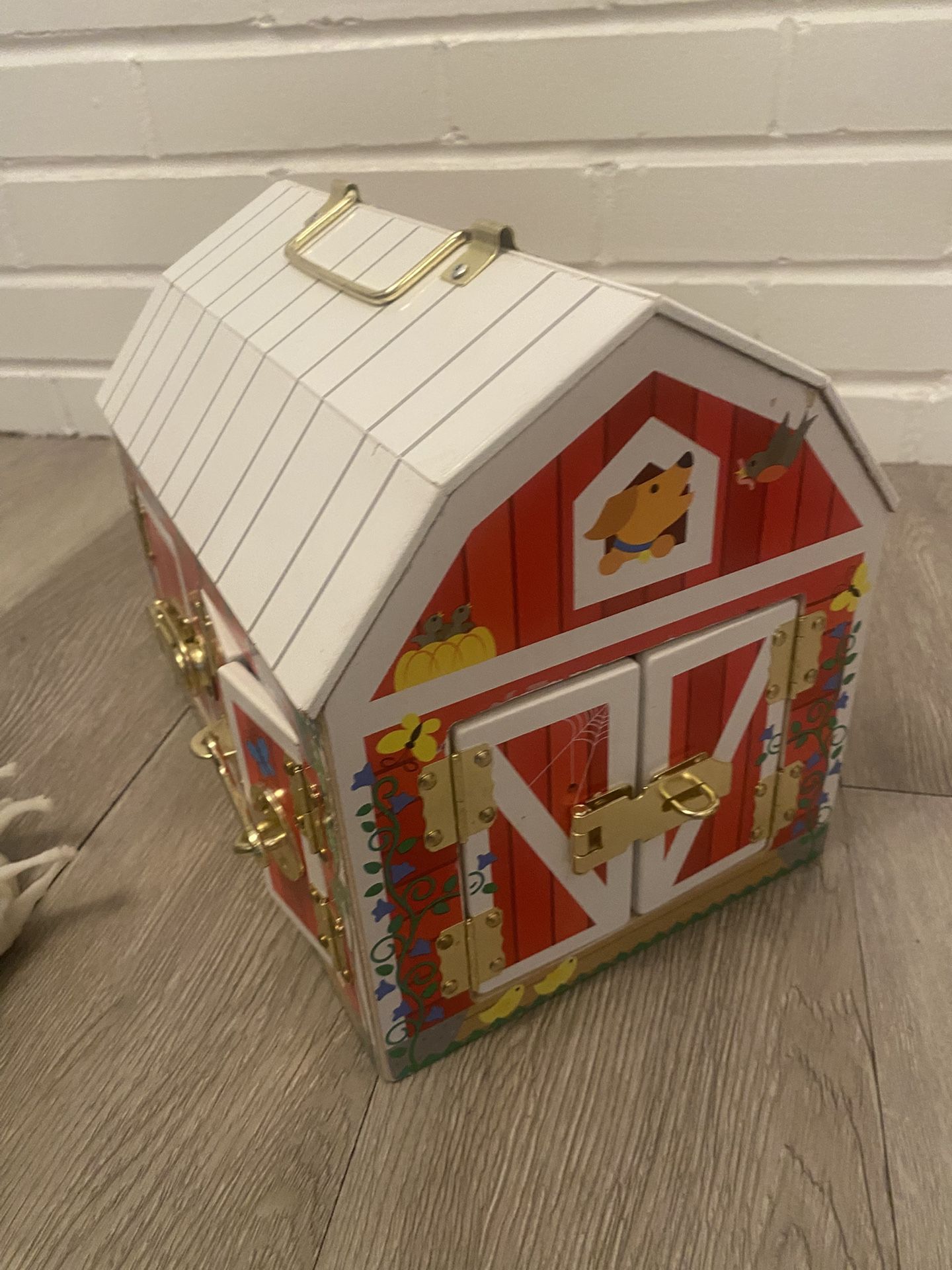 Mellisa & Doug Wooden Latches Barn Toy Sensory Activity, Doors And Locks Toy, Farm Animals, For Kids Ages 3+