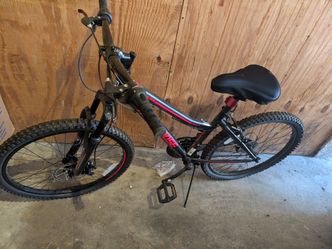 Like new mountain bike 60 OBO