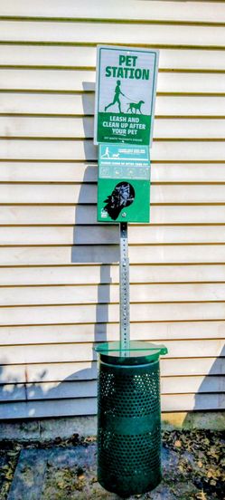 Outdoor Pet Waste Station with Bag Dispenser
