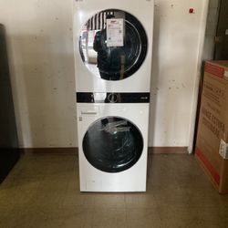 LG WashTower WKE100HWA