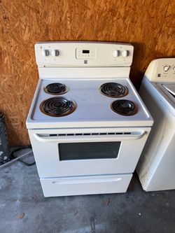 Electric stove working fine Kenmore
