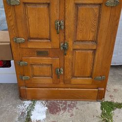 Antique 1919 Oak Ice Box-ALL ORIGINAL-Northern Refrigerator Co.