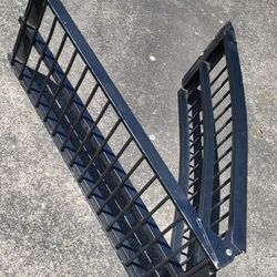 Aluminum folding ramp