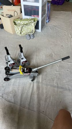 Car jack & jack stands