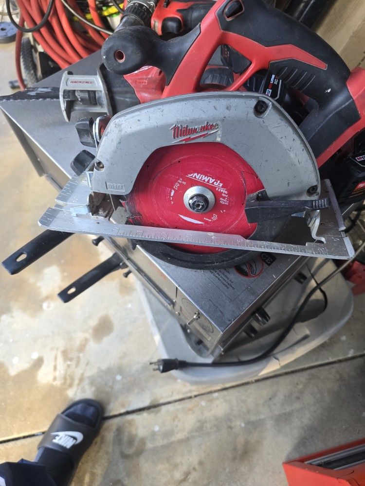 M18 18V Lithium-Ion Cordless 6-1/2 in. Circular Saw (Tool-Only)
