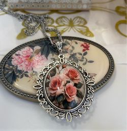 ROMANTIC - FLOWER GLASS CABOCHON  PENDANT WITH CHAIN