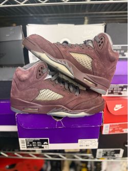 Jordan 5 Burgundy Size 5.5y/7w