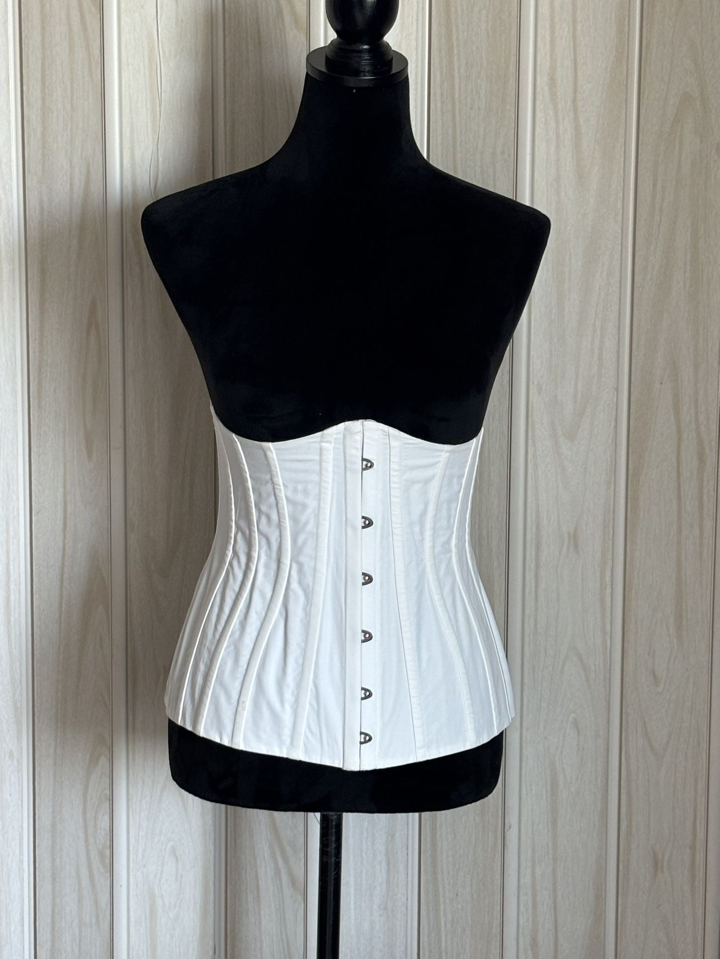 DOLCE & GABBANA ; WHITE CORSET WITH STRUCTURE BODICE SIZE 40
