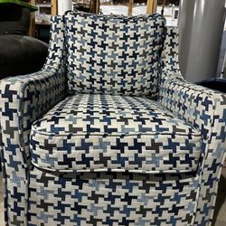 Swivel Arm Chair 