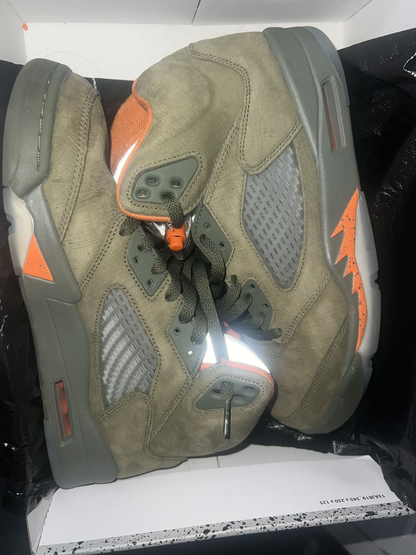 Jordan 5 Brand New Size 9.5