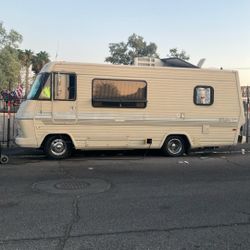 Winnebago 1985