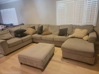 Free Delivery! Beige Tan Light Brown Sectional Couch Sofa Chaise Foot Rest Ottoman