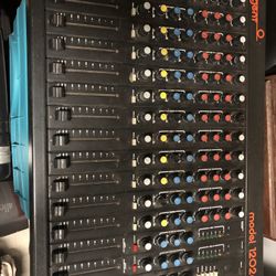 Analog Sound Board (Audio Console)