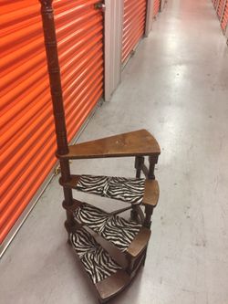 Pet stand